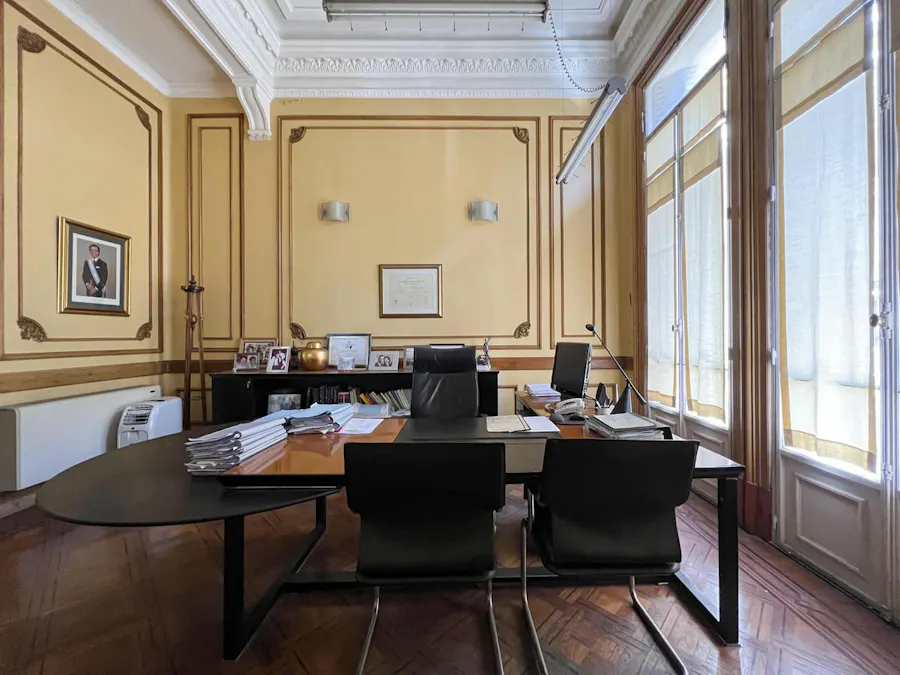 Oficina de jerarquía en Peatonal Cordoba y Corrientes - Imagen 1 de 24