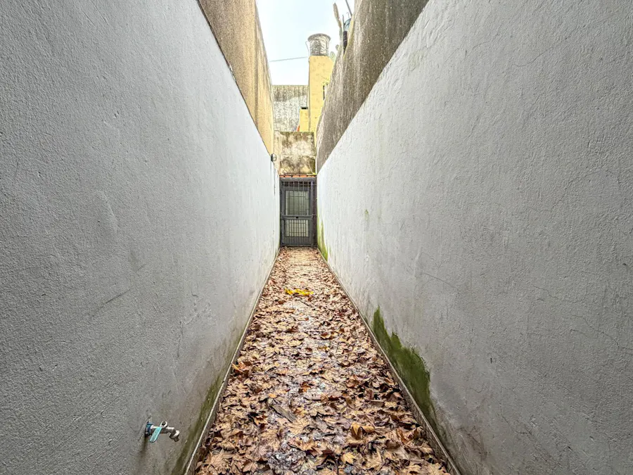 Casa de 2 dormitorios más comodín, patio y terraza - Imagen 1 de 12