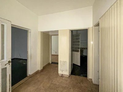 Casa de 2 dormitorios más comodín, patio y terraza - Imagen 4