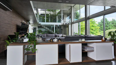 Casa de 4 dormitorios con pileta, gran quincho y 2.400m² de terreno - Imagen 3