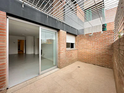 Departamento de 1 dormitorio con cocina separada y balcon terraza - Imagen 2