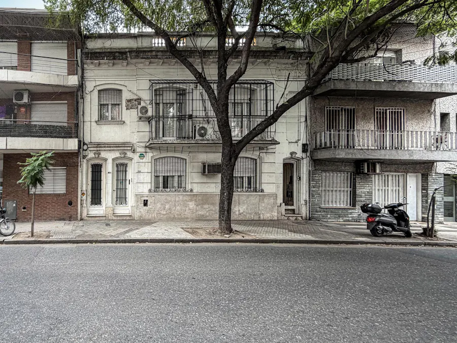 Casa en planta baja de 3 dormitorios con 3 patios en el centro - Imagen 1 de 16
