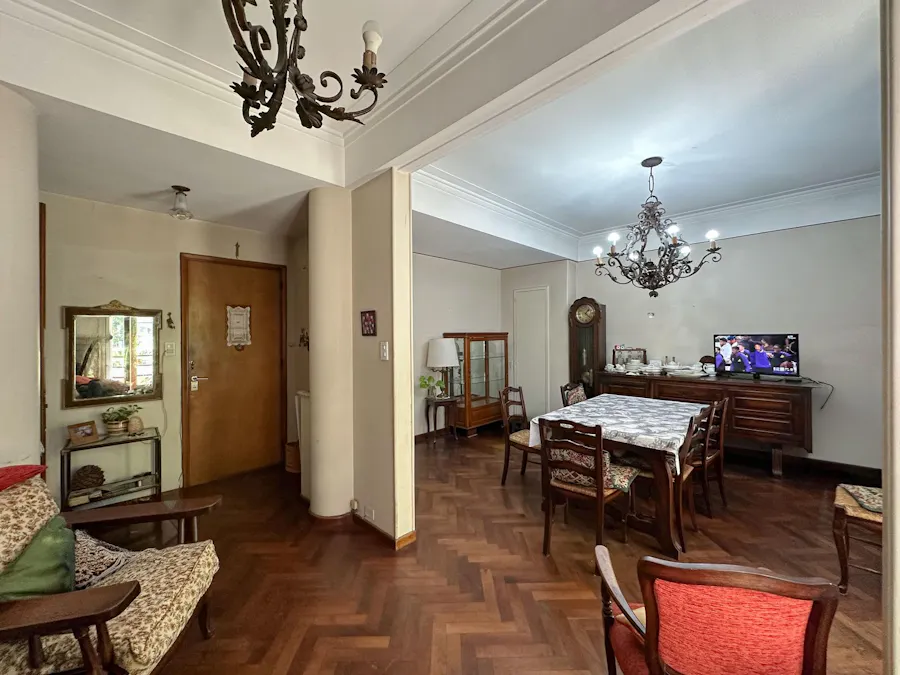 Departamento piso exclusivo con 3 dormitorios al frente en el Centro - Imagen 1 de 25