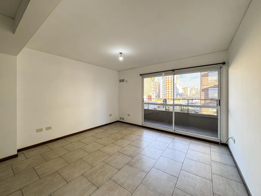 Departamento de 1 dormitorio amplio con ventilación cruzada en Martin - Imagen 1 de 16