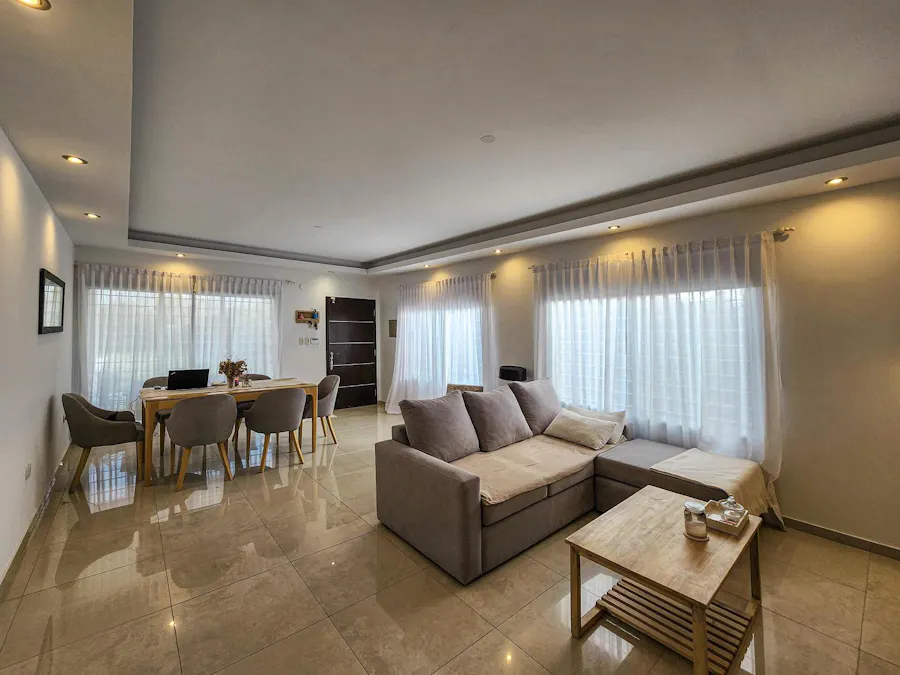 Casa de 2 dormitorios con gran jardín y pileta en las Tardes - Imagen 1 de 42