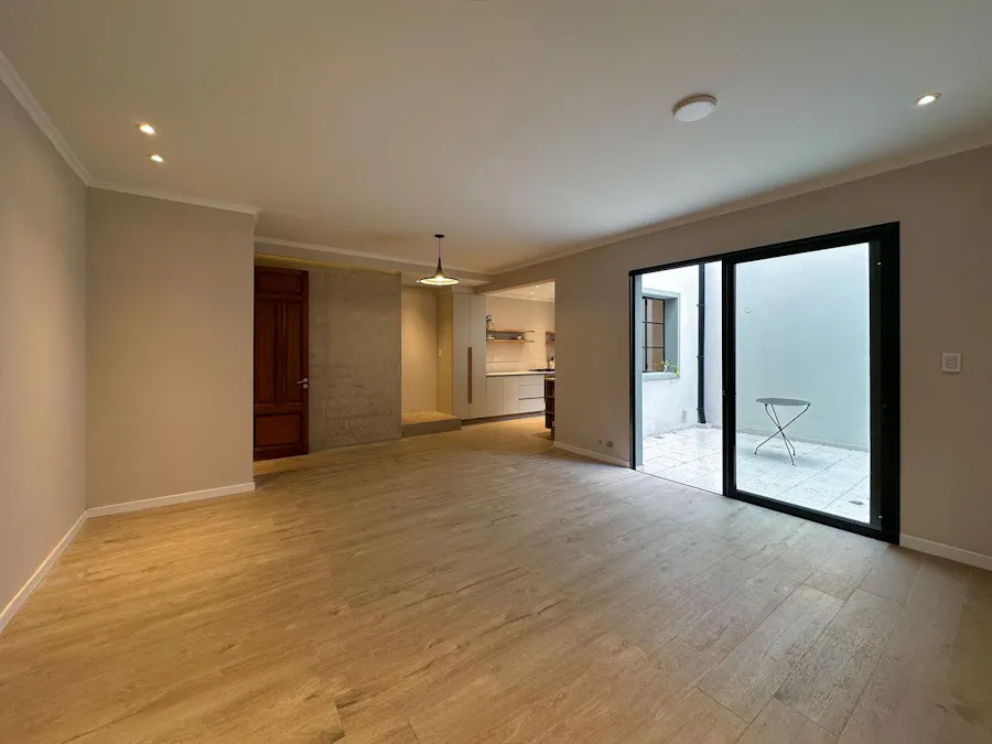 Casa de pasillo de 3 dormitorios a estrenar con patio y terraza - Imagen 1 de 27