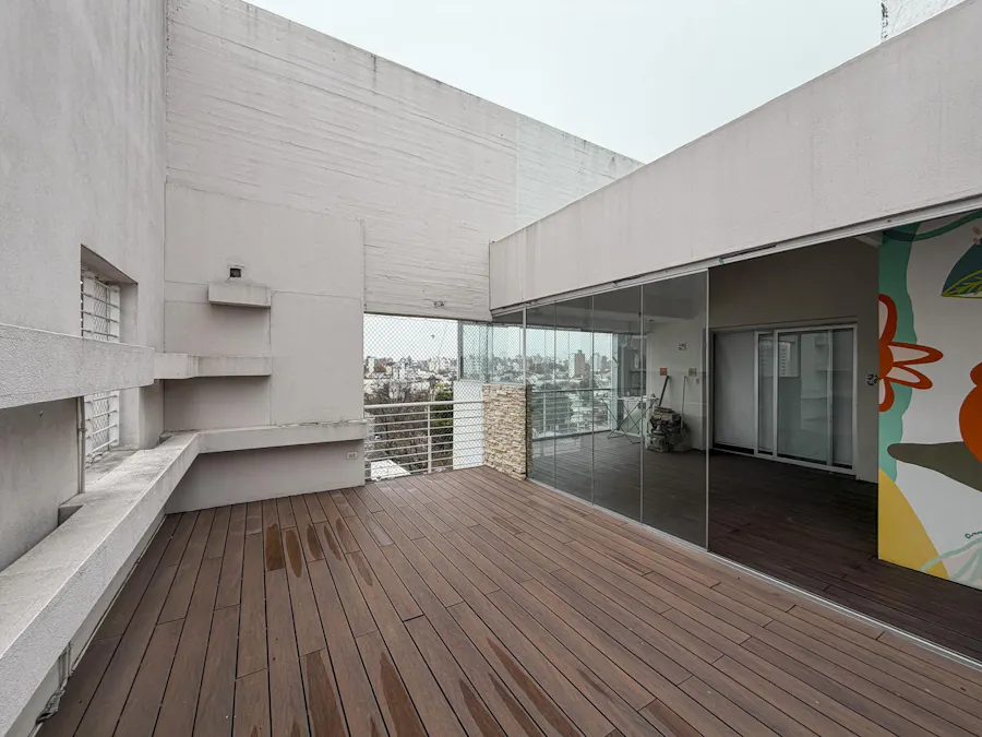 Departamento de 2 dormitorios con quincho y terraza exclusiva - Imagen 1 de 20