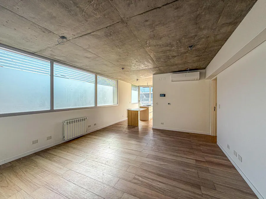Departamento de 2 dormitorios con radiadores y amenities a metros de Bv. Oroño - Imagen 1 de 22