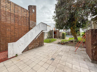 Casa de 3 dormitorios con gran jardín y pileta - Imagen 3