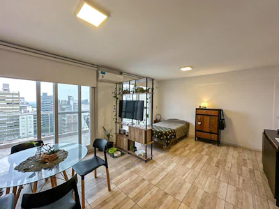 Departamento monoambiente amplio con terraza y amenities - Imagen 5