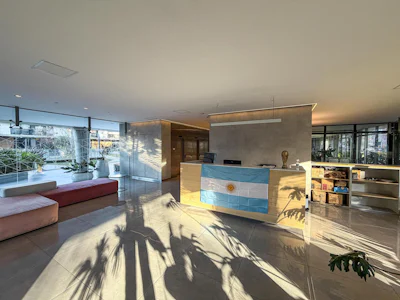Casa de 2 dormitorios con patio, cochera y amenities en Condo Norte - Imagen 3