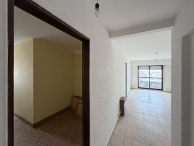 Departamento de 3 dormitorios a reciclar en el Centro - Imagen 3