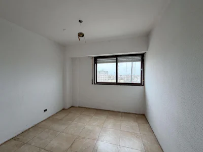 Departamento de 3 dormitorios a reciclar en el Centro - Imagen 5
