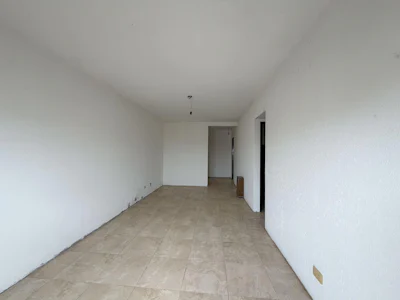 Departamento de 3 dormitorios a reciclar en el Centro - Imagen 2