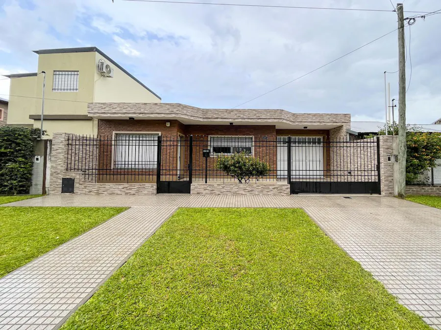 Casa 2 dormitorios de calidad en Altos de Mendoza - Imagen 1 de 23
