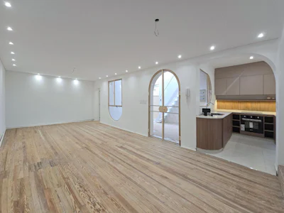 Casa de 2 dormitorios más comodín y patio más terraza y parrilla - Imagen 2