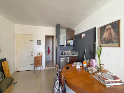 Departamento monoambiente con balcón en el Centro - Imagen 2