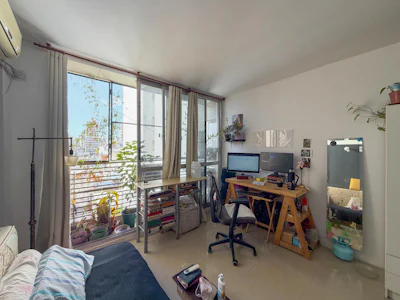 Departamento monoambiente con balcón en el Centro - Imagen 5