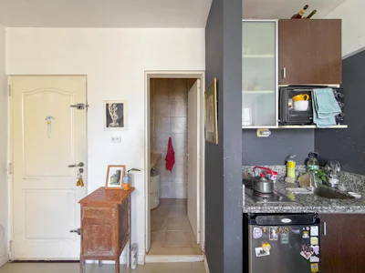 Departamento monoambiente con balcón en el Centro - Imagen 3