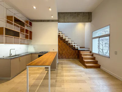 Casa en planta alta con 3 dormitorios, terraza y quincho - Imagen 3