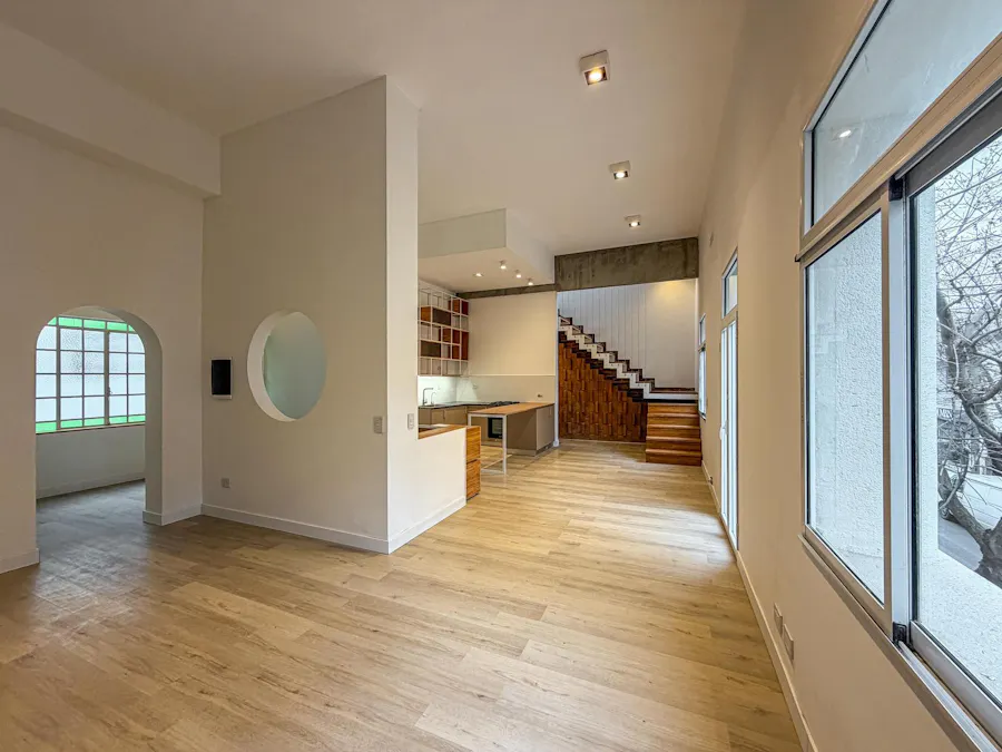 Casa en planta alta con 3 dormitorios, terraza y quincho - Imagen 1 de 31