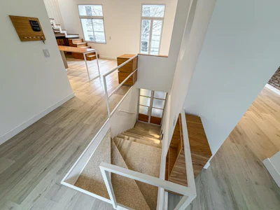 Casa en planta alta con 3 dormitorios, terraza y quincho - Imagen 4