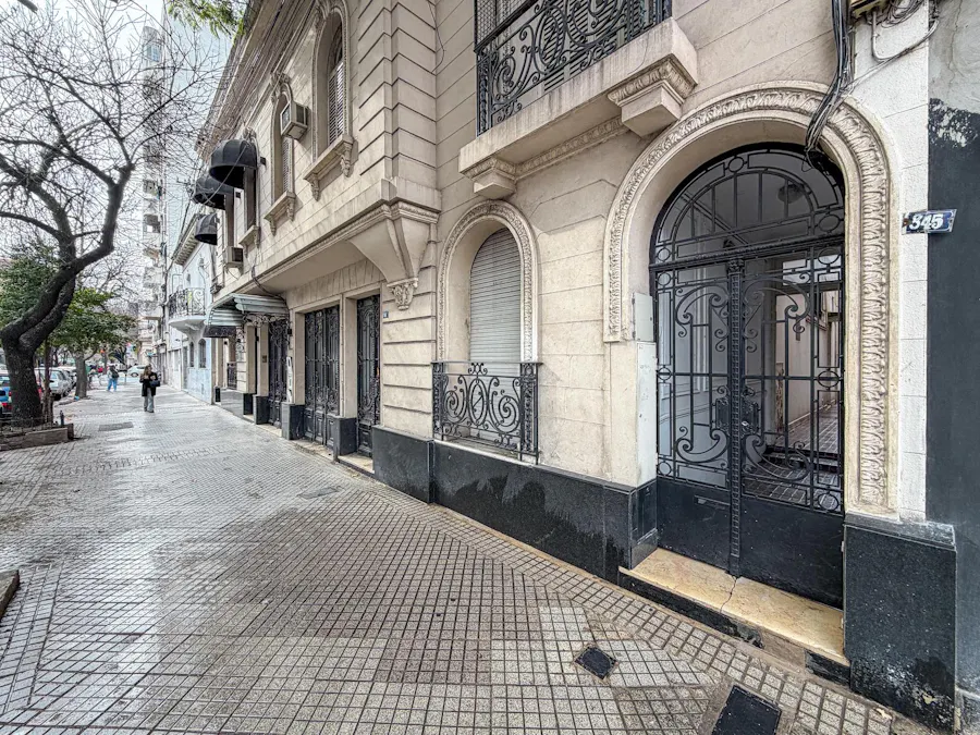 Casa de pasillo con 2 dormitorios, terraza y quincho propio - Imagen 1 de 16