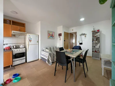 Departamento de 1 dormitorio con balcón al frente en Pichincha - Imagen 2