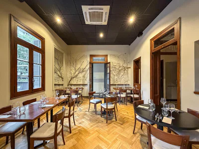 Casona comerical en esquina sobre Boulevard Oroño en Pichincha - Imagen 4