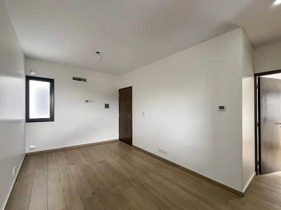 Departamento duplex de 2 dormitorios con cochera y terraza exclusiva - Imagen 1 de 19