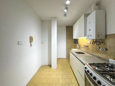 Departamento de 3 dormitorios con balcón al frente de oportunidad - Imagen 5