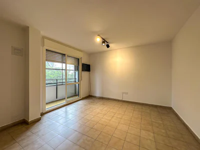 Departamento de 3 dormitorios con balcón al frente de oportunidad - Imagen 2