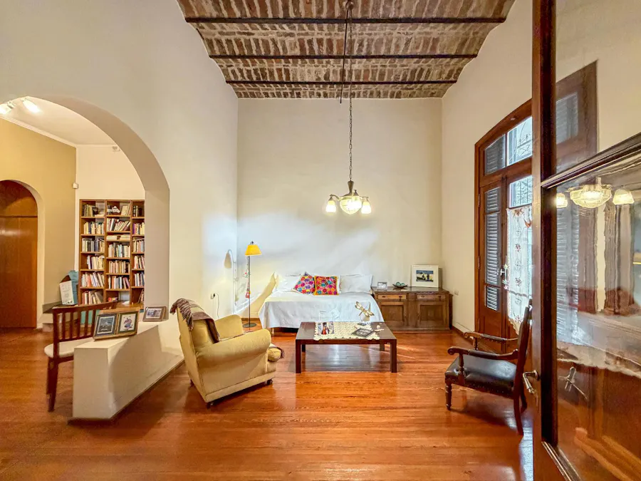 Casa de 3 dormitorios más oficina, con patio, parrilla y terraza - Imagen 1 de 21