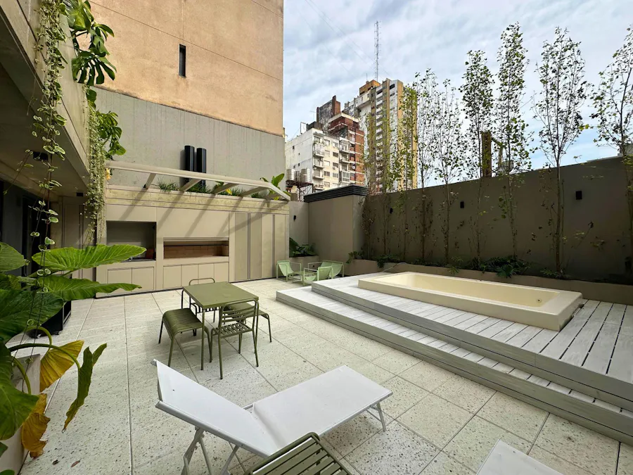 Departamentos de 2 dormitorios con pileta y quincho exclusivos más amenities - Imagen 1 de 31