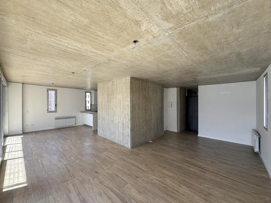 Departamento de 3 dormitorios piso exclusivo con cochera y radiadores en zona rio - Imagen 1 de 32