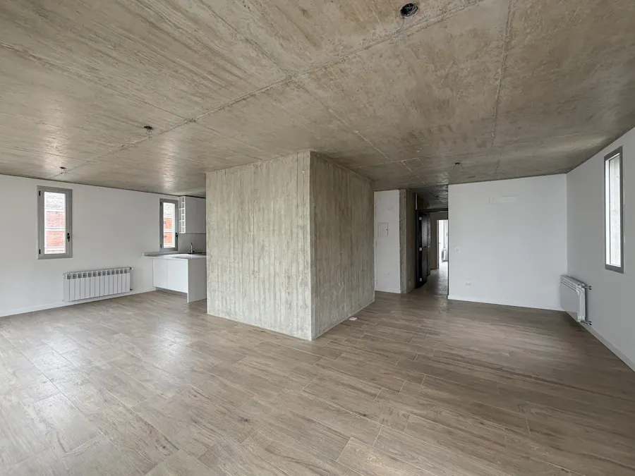 Departamento de 3 dormitorios piso exclusivo con cochera y radiadores en zona rio - Imagen 1 de 23