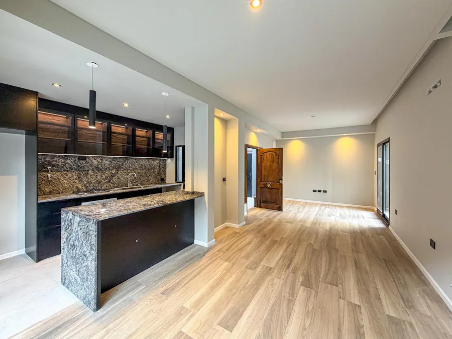 Casa de 2 dormitorios con jardín, parrillero, terraza y pileta - Imagen 1 de 15