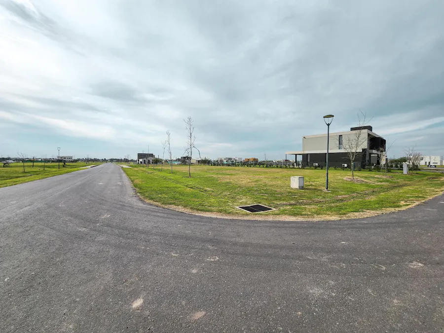 El mejor terreno en Vida Club de Campo, frente sur y fondo reservorio - Imagen 1 de 26