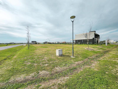 El mejor terreno en Vida Club de Campo, frente sur y fondo reservorio - Imagen 2