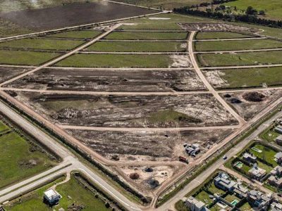 Terreno central con orientación Sudeste en Vida Green - Imagen 3