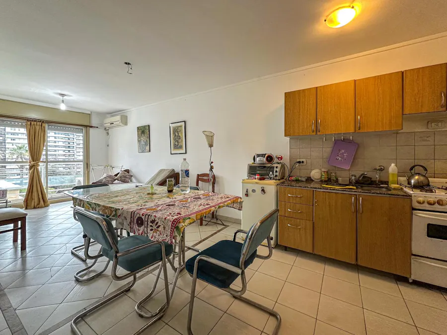 Departamento de 1 dormitorio con balcón al frente de oportunidad - Imagen 1 de 12