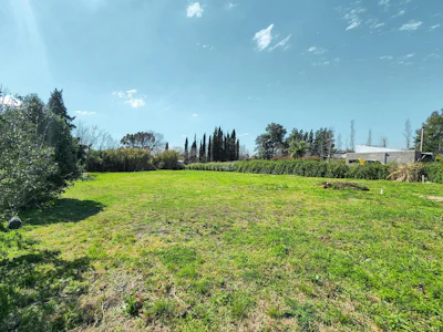 Terreno de 2.000m² apto subdivisión en Hostal del Sol - Imagen 2