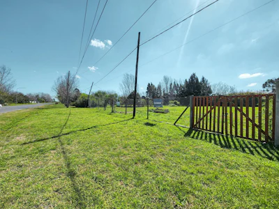 Terreno de 2.000m² apto subdivisión en Hostal del Sol - Imagen 3