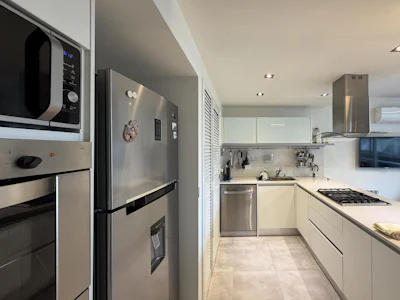 Departamento único de 3 dormitorios con parrillero exclusivo y cochera - Imagen 5