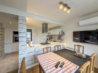 Departamento único de 3 dormitorios con parrillero exclusivo y cochera - Imagen 4