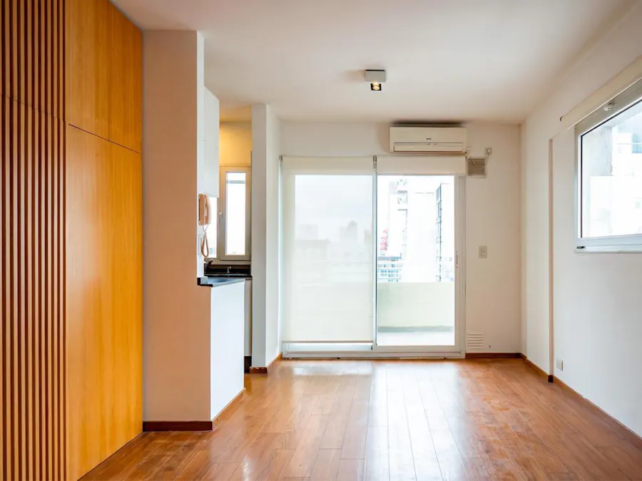 Departamento de 1 dormitorio en zona río con balcón aterrazado - Imagen 1 de 22