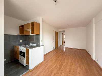 Departamento de 1 dormitorio al frente en zona río con balcón aterrazado - Imagen 5