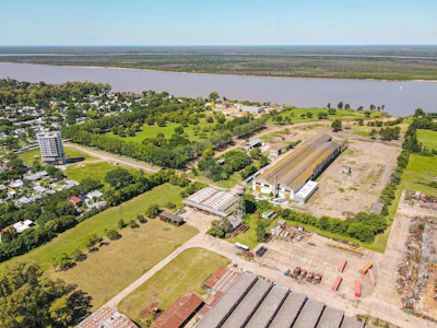 Fracción de tierra frente al río Parana con gran potencial inmobiliario en Baigorria - Imagen 3